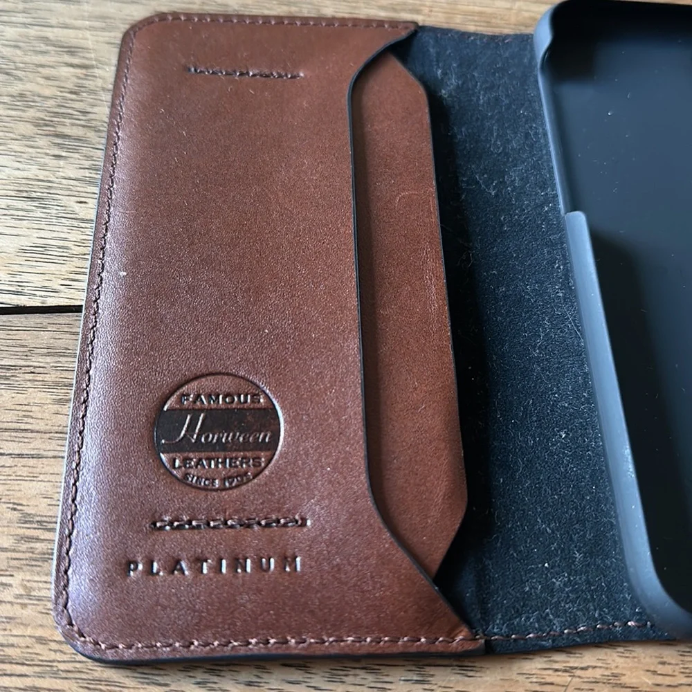 LEATHER 11Pro I-Phone case - Picture 2 of 6